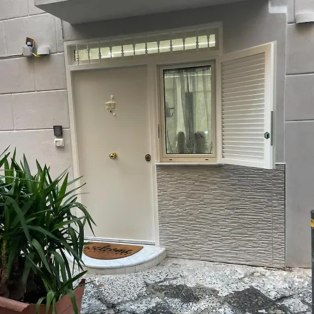 Appartement Metro Stazione-museo 500 M-appartamento Ed Elegante Dimora De Curtis Napels