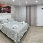Metro Stazione-museo 500 M-appartamento Ed Elegante Dimora De Curtis نابولي