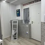 شقة Metro Stazione-museo 500 M-appartamento Ed Elegante Dimora De Curtis نابولي