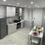 شقة Metro Stazione-museo 500 M-appartamento Ed Elegante Dimora De Curtis