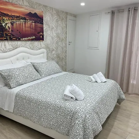 Metro Stazione-museo 500 M-appartamento Ed Elegante Dimora De Curtis Nápoles