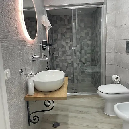 Apartamento Metro Stazione-museo 500 M-appartamento Ed Elegante Dimora De Curtis *