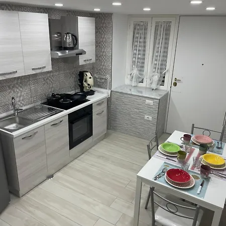 Apartamento Metro Stazione-museo 500 M-appartamento Ed Elegante Dimora De Curtis Nápoles