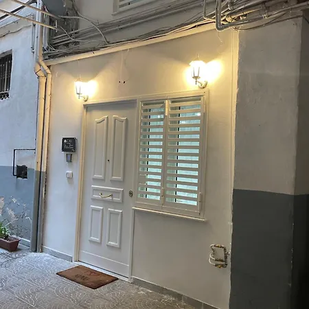 Metro Stazione-museo 500 M-appartamento Ed Elegante Dimora De Curtis *